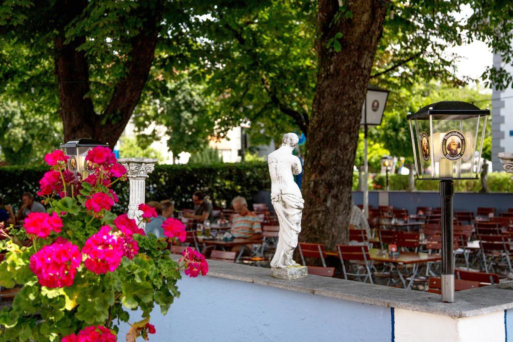Hotel Blauer Karpfen Oberschleißheim Dış mekan fotoğraf