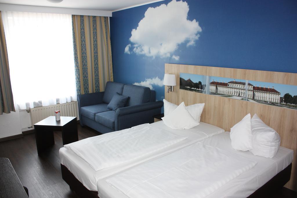 Hotel Blauer Karpfen Oberschleißheim Oda fotoğraf