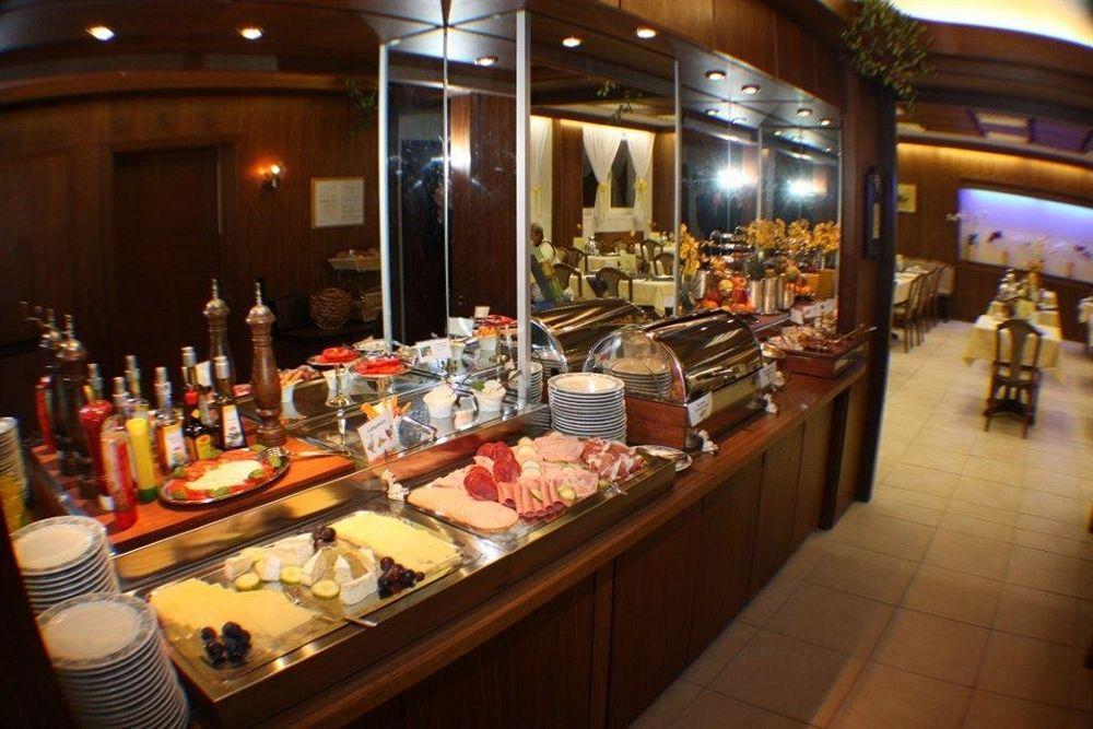 Hotel Blauer Karpfen Oberschleißheim Dış mekan fotoğraf