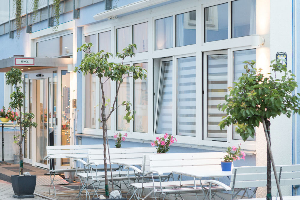 Hotel Blauer Karpfen Oberschleißheim Dış mekan fotoğraf