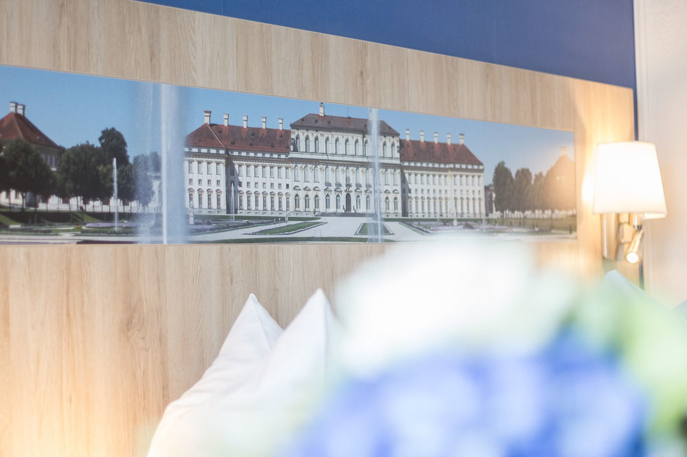 Hotel Blauer Karpfen Oberschleißheim Dış mekan fotoğraf