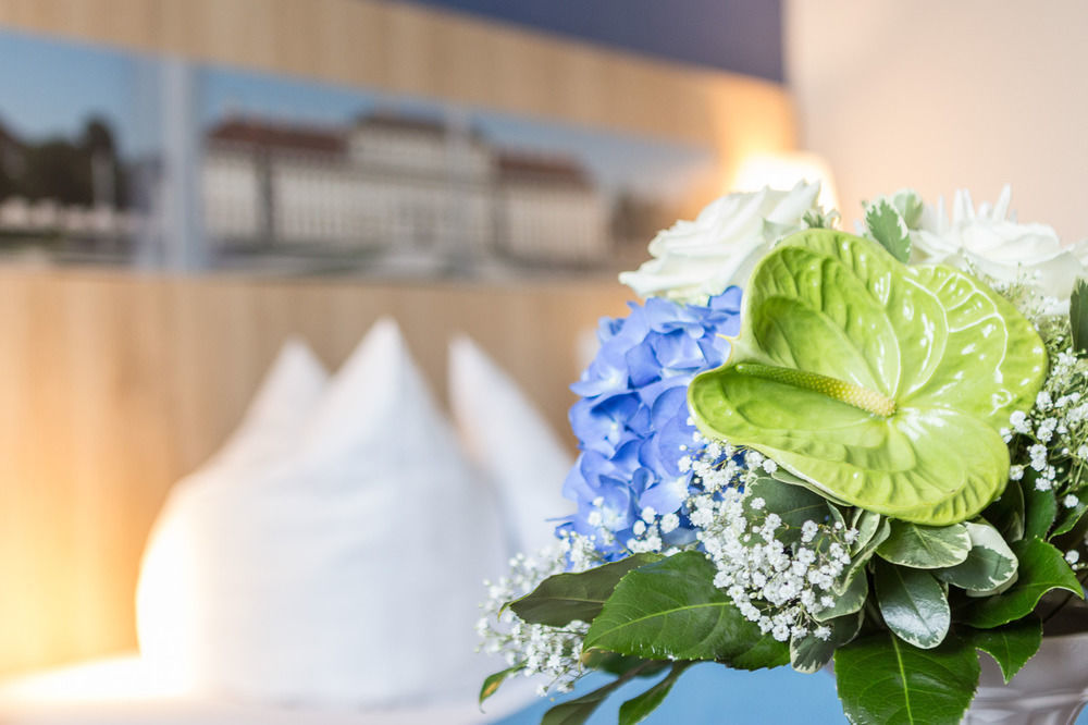 Hotel Blauer Karpfen Oberschleißheim Dış mekan fotoğraf