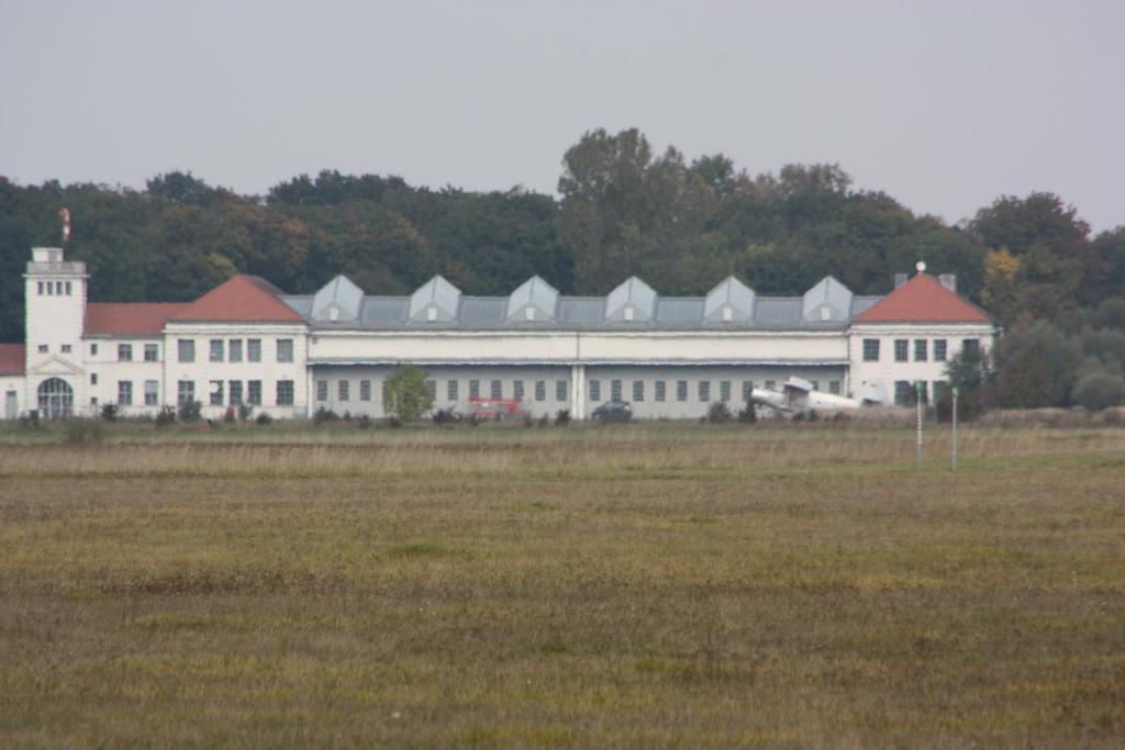 Hotel Blauer Karpfen Oberschleißheim Dış mekan fotoğraf