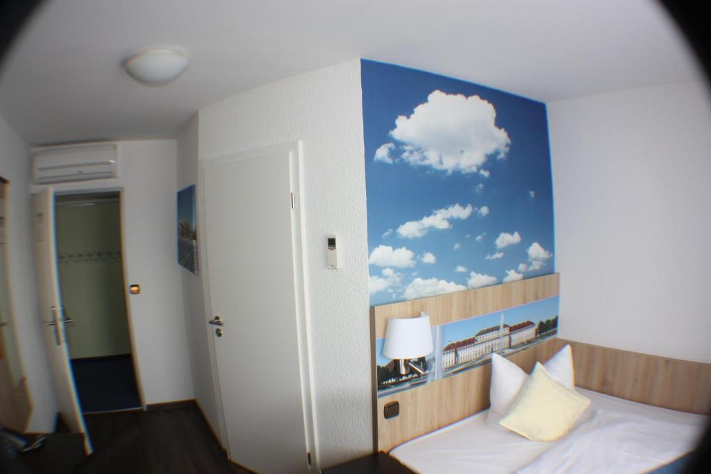 Hotel Blauer Karpfen Oberschleißheim Dış mekan fotoğraf